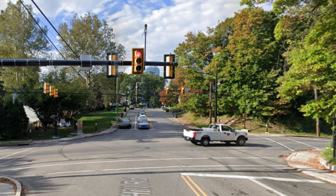 Traffic signal at intersection of Susquehanna and Edgehill Rds in ...