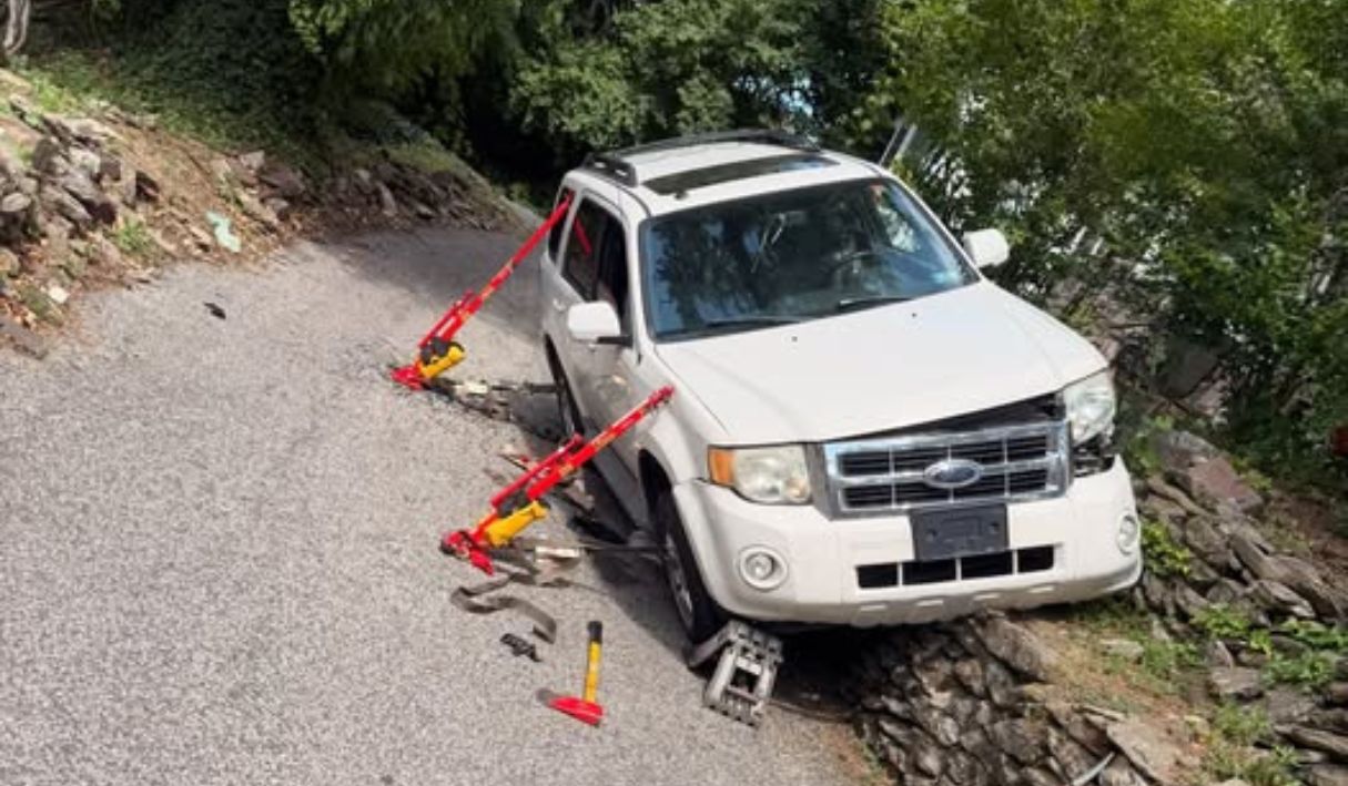 Crews respond to vehicle accident with entrapment in Cheltenham Township